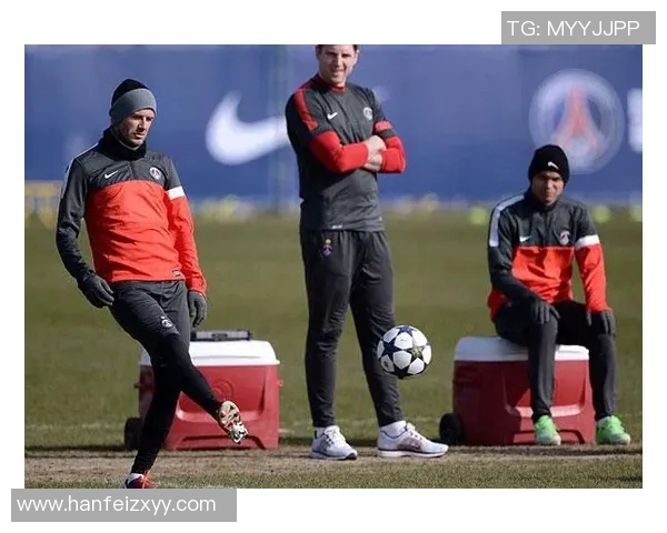 足球巨星私下便装街头亮相尽显休闲时尚魅力风采 足球巨星私下便装街头亮相尽显休闲时尚魅力风采