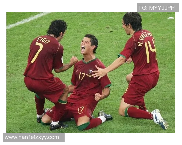 足球巨星下跪致敬，瞬间定格永恒荣耀